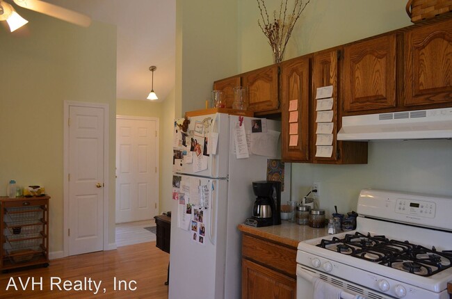 Building Photo - 2 br, 1.5 bath House - 12 Nally Avenue