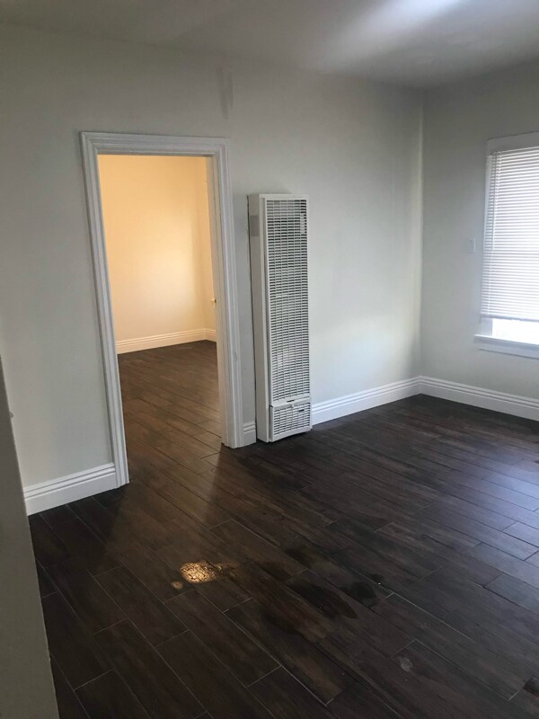 Foto del edificio - 832 E 20th St