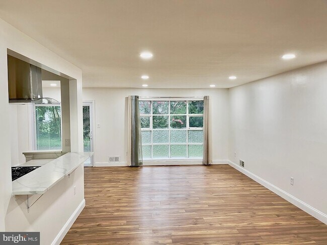 Foto del edificio - 1402 Mullins St