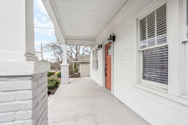 Foto del edificio - 1910 Shelby Ave