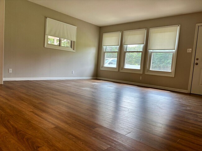 Foto del edificio - (Application Pending) 3 Bedroom Ranch with...