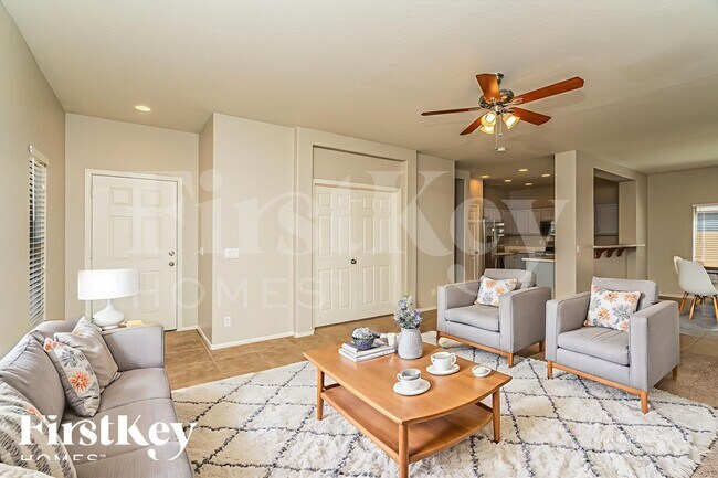 Foto del edificio - 931 W Oak Tree Ln