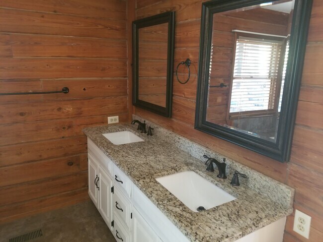 Foto del edificio - 160 S Lake Dr