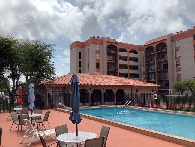 Foto del edificio - 5199 NW 7th St
