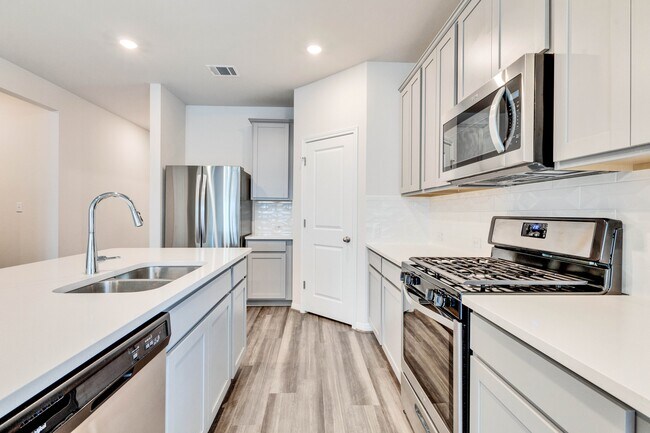 Foto del edificio - 11707 Lily Branch Ln