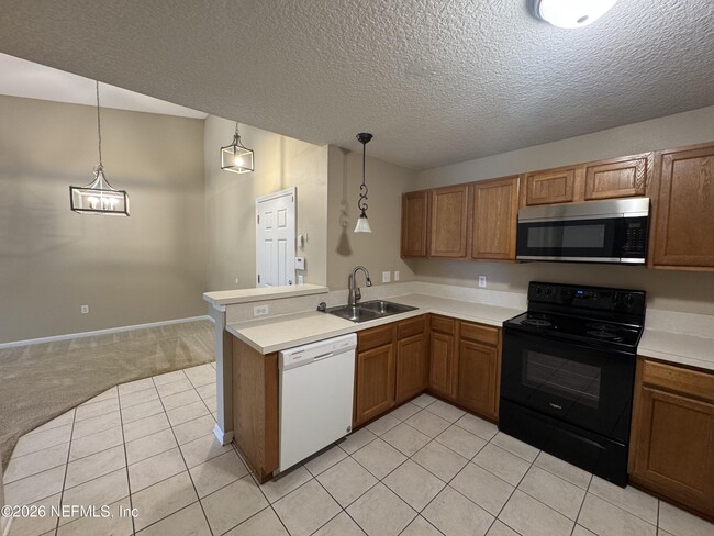 Building Photo - 6063 Maggies Cir