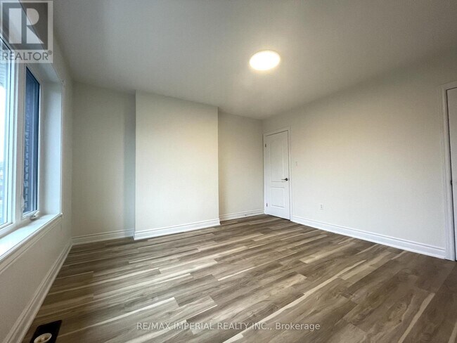 Photo du bâtiment - 174 Symington Ave