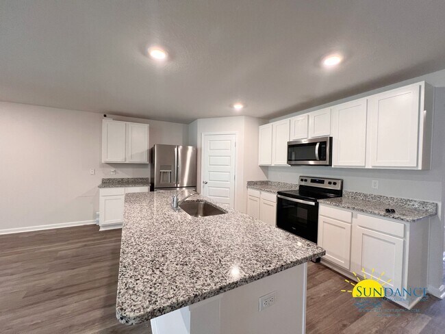 Foto del edificio - 5374 Wyndell Cir