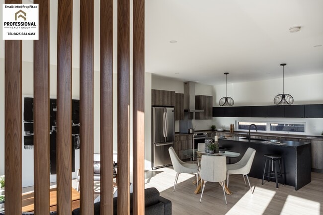 Photo du bâtiment - 16114 99 Av NW