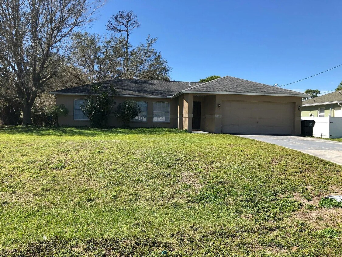 Primary Photo - 5155 Andris St