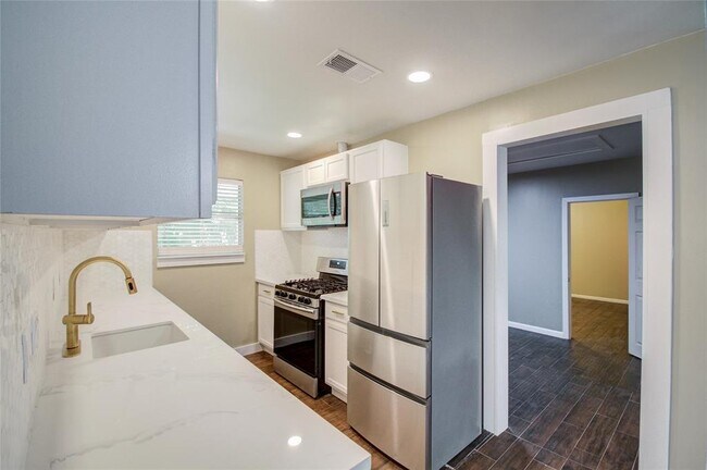 Foto del edificio - 14019 Clear Forest Dr