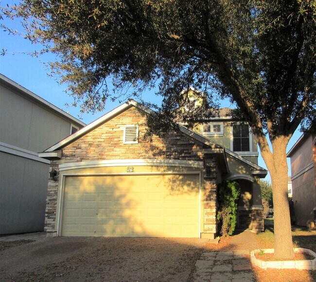 Foto del edificio - 9310 Albany Dr