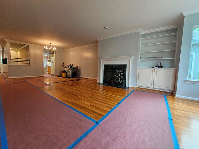 Building Photo - 602 Mockingbird Way