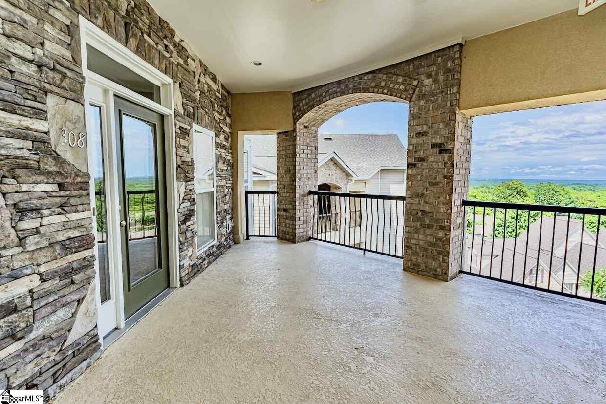 Primary Photo - 308 Rocky Top Dr