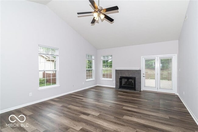Foto del edificio - 10272 Lakeland Dr