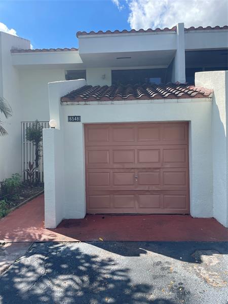 Building Photo - 6548 Racquet Club Dr