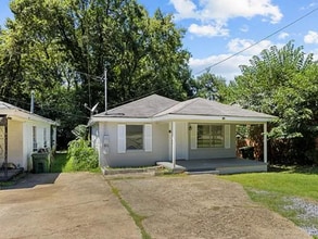 Building Photo - 1134 Oak St