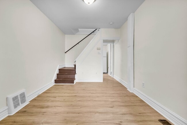 Building Photo - 212 N Peach St