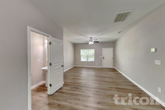 Foto del edificio - 4717 Opus Ln