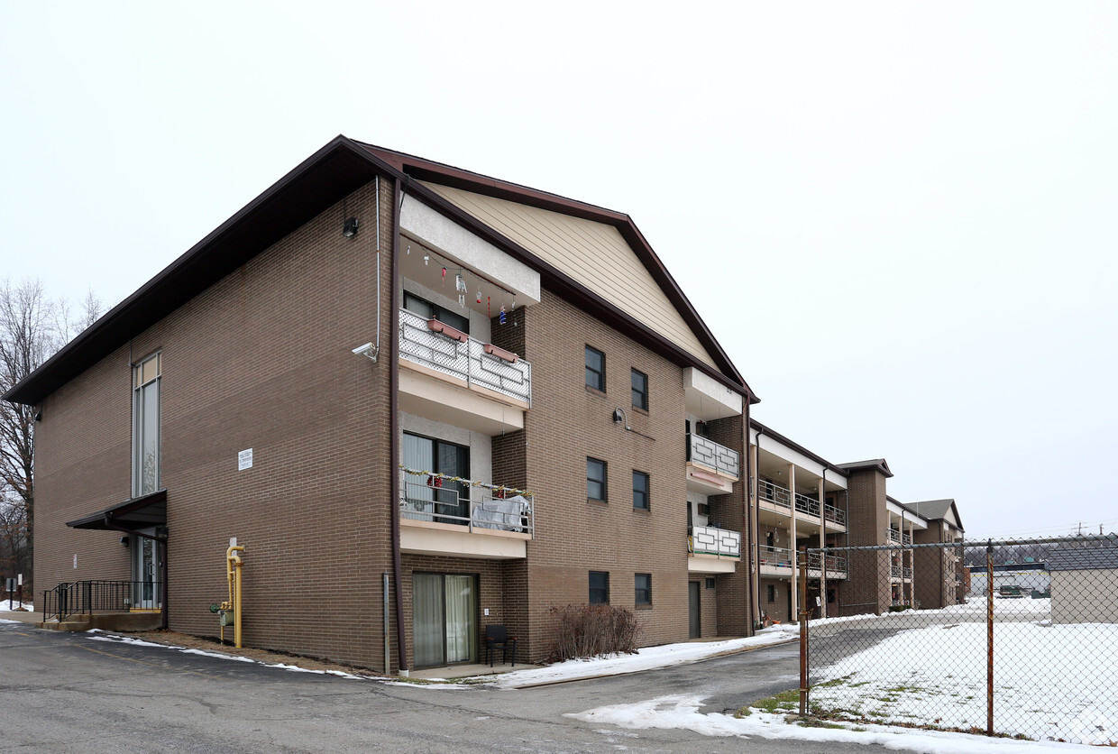 Building Photo - Eastview Apartments