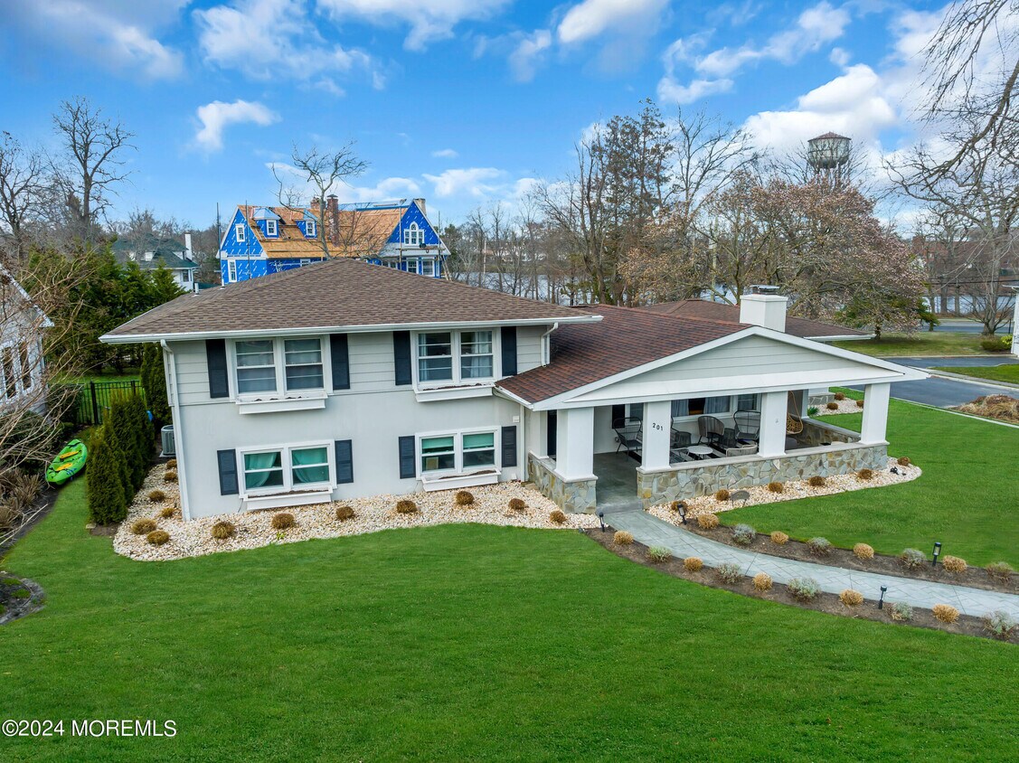 Primary Photo - 201 Buttermere Ave