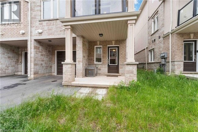 Building Photo - 40 Zinfandel Dr