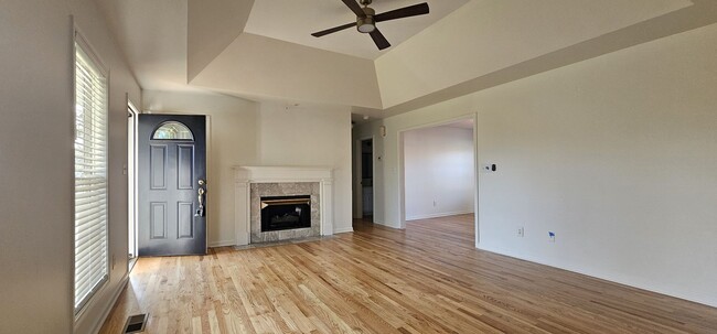 Foto del edificio - For Lease Gallatin TN One Level Home off 109