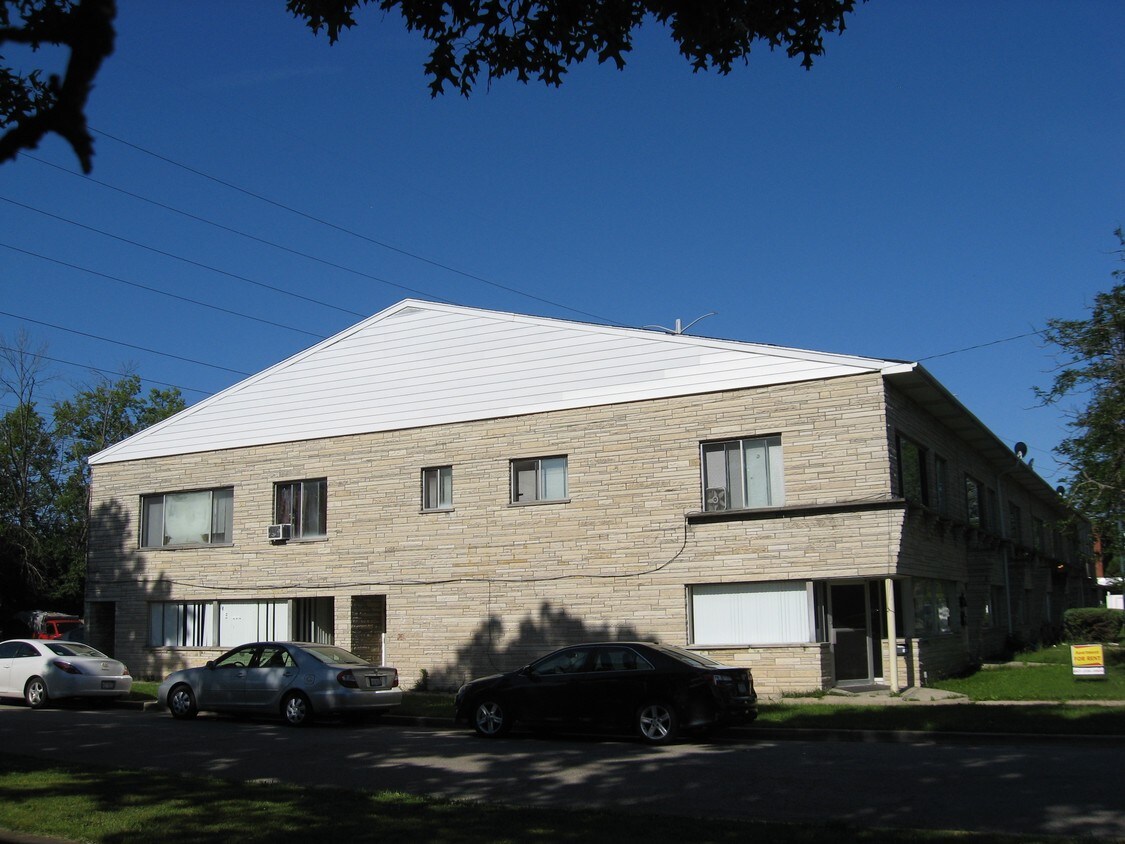 Foto del edificio - 1101-1111 Greenwood Ave