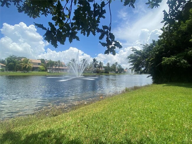 Building Photo - 241 E Bayridge Dr