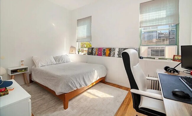 Foto del edificio - 243 West 63rd Street