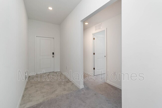 Building Photo - 4204 Palatina Way