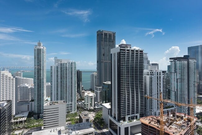 Foto del edificio - 45 SW 9th St