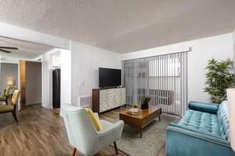 El Cordova Apartments Photo