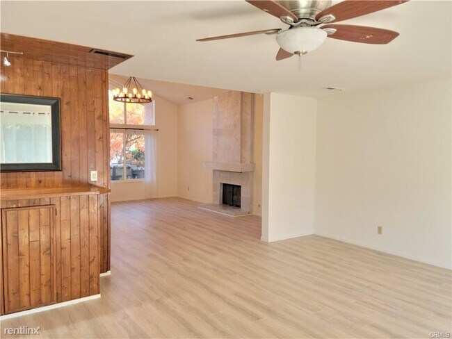 Foto del edificio - 3 br, 3 bath House - 2857 Sunnyglen Rd