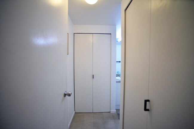 Interior Photo - 1926 Fairview Ave E