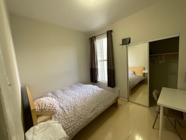 #349 - 347 10th St