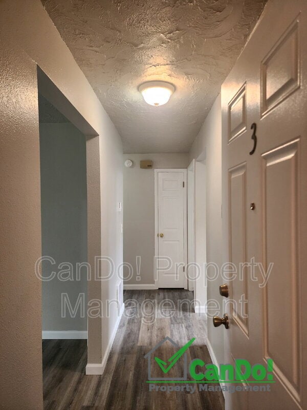 Building Photo - 210 Carol Dr