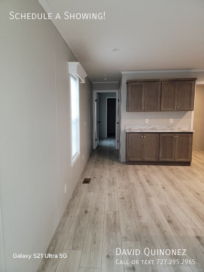 Building Photo - 509 Menard-