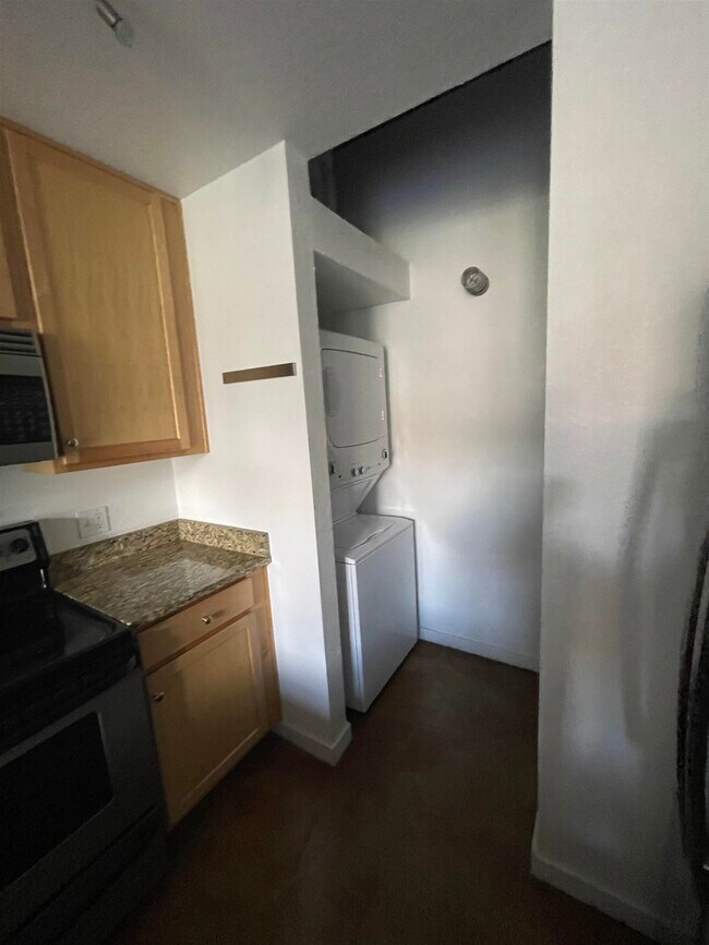 Foto del edificio - 420 N Adams St