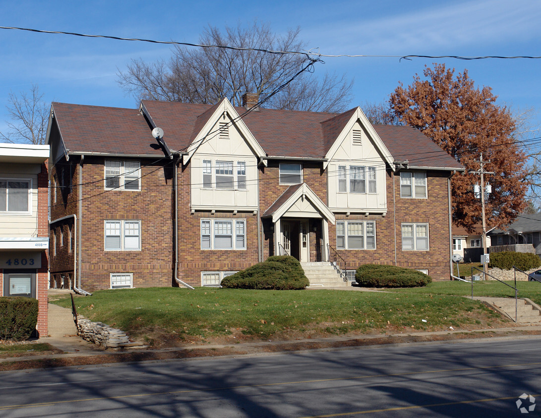 Primary Photo - University Apartments