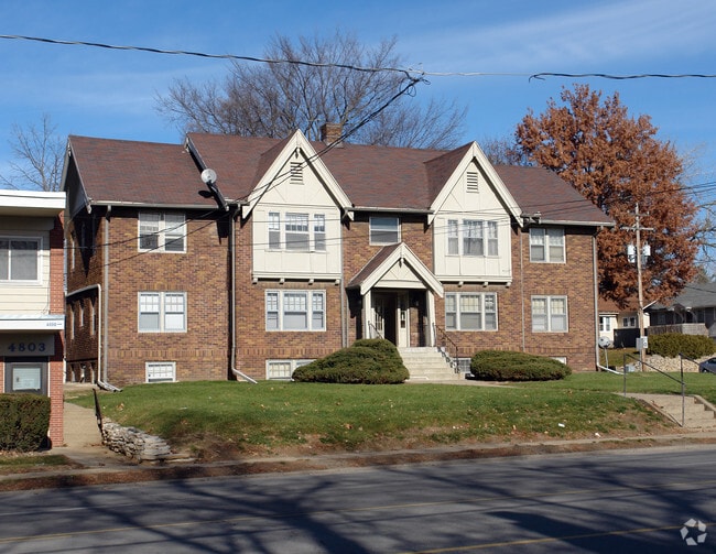 Building Photo - University Apartments