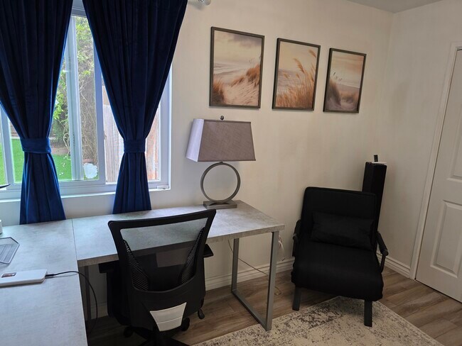 Foto del edificio - 6097 Charae St