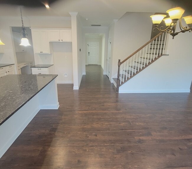 Building Photo - Spacious 4BR/.5BA Home in Steele Creek