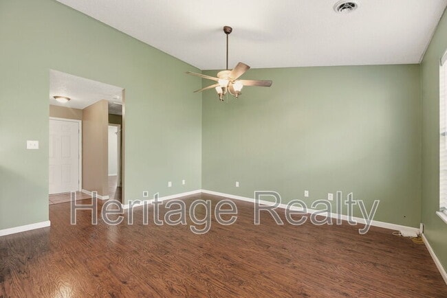 Foto del edificio - 8617 Little Field Way