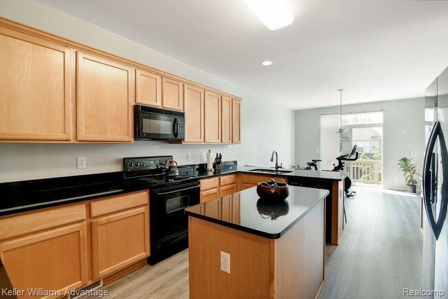 Building Photo - 37520 Newburgh Park Cir