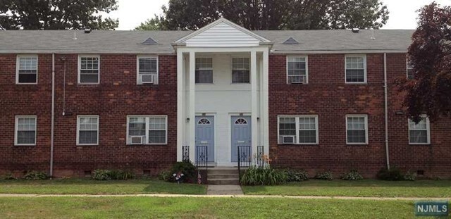 Building Photo - 185 Gold St