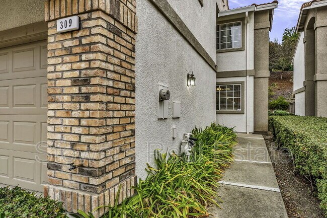 Foto del edificio - 309 Cam Arroyo