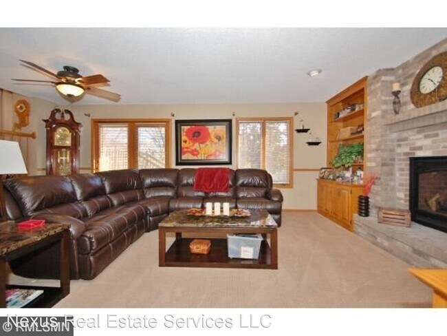Building Photo - 4 br, 3 bath House - 9132 Barrington Terrace