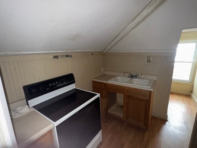 Building Photo - 309