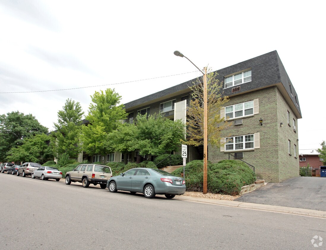 Primary Photo - Lara Lea Apartments